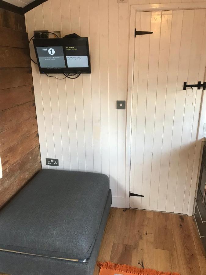 Appartamento Luxury Cosy Carriage With Electric Private Hot Tub Hereford Esterno foto